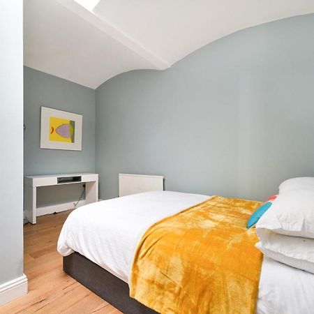 Cozy Hideaway In South Ken! Apartment Лондон Екстериор снимка