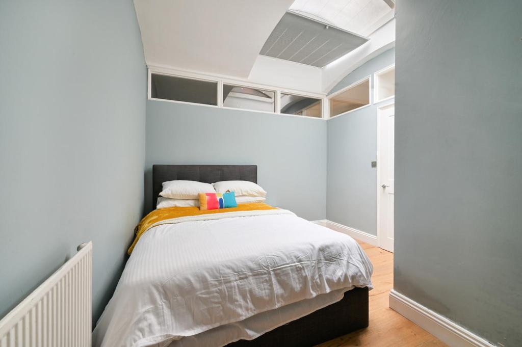 Cozy Hideaway In South Ken! Apartment Лондон Екстериор снимка
