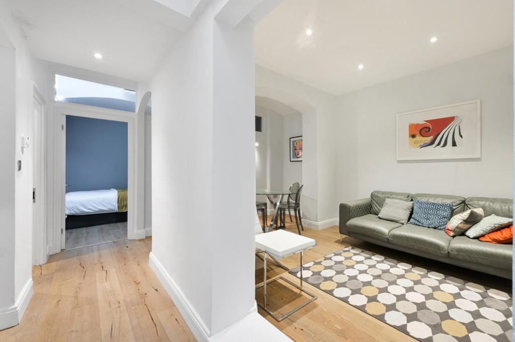 Cozy Hideaway In South Ken! Apartment Лондон Екстериор снимка