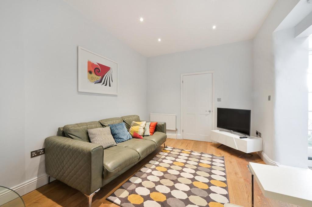 Cozy Hideaway In South Ken! Apartment Лондон Екстериор снимка