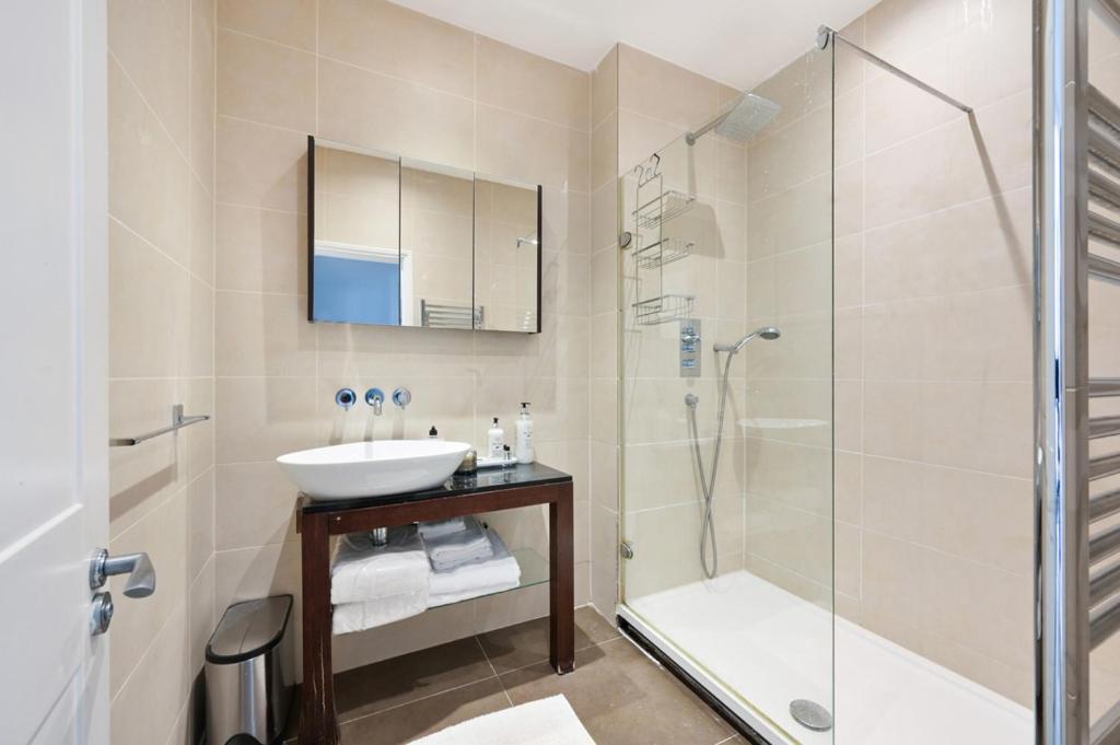 Cozy Hideaway In South Ken! Apartment Лондон Екстериор снимка